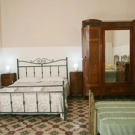 Holiday home Eden Garden-historic Big House Near Sea, Gallipoli