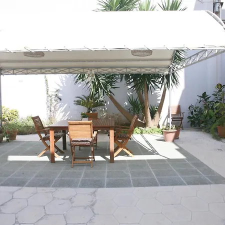 Eden Garden-historic Big House Near Sea, Holiday home